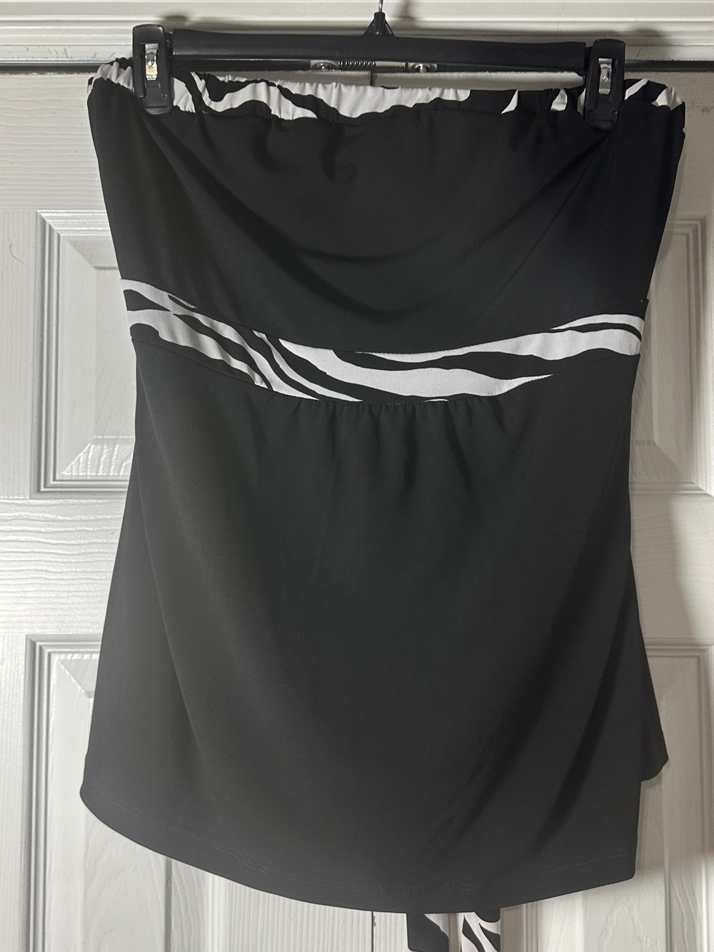 Torrid Black Strapless Top with White Zebra Stripe